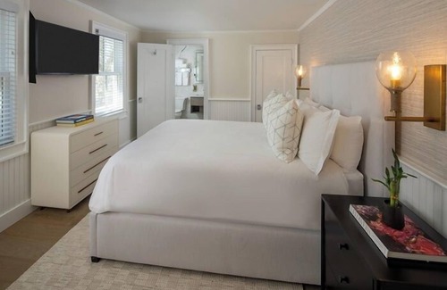 Egypt Lane Historic District Bed & Breakfast | The Huntting Inn