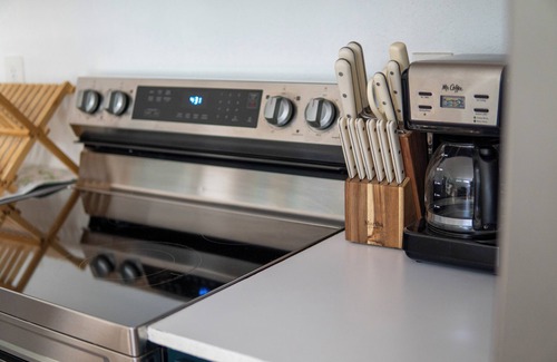 Tri-Cities House | "The Hygge" 1-bedroom private ground floor apartment in charming Kennewick