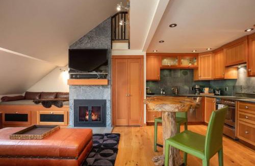 Whistler Village Apartment | The Ikon Lofted Studio with King Bed and Patio
