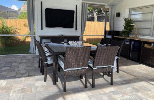 Embassy Hills House | The Infinity Retreat II
