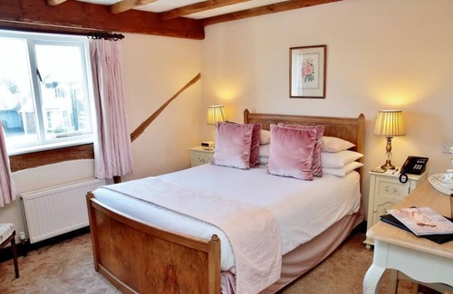 Pagham Hotel | The Inglenook