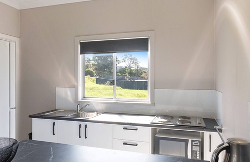 Narooma Cottage | The Inlet Cottage - Walking Distance to the Inlet