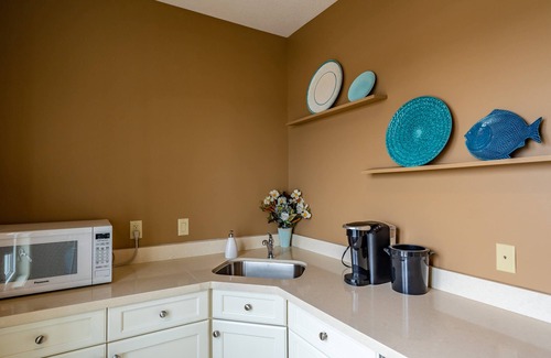 Kemble Bed & Breakfast | The Inn at Cobble Beach