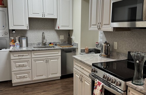 Newton Highlands Apartment | The Inn at Newton Highlands Loft n1-bed, 1-bath luxury apartment