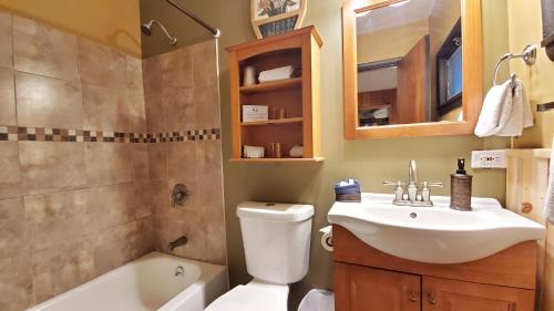 Estes Park Hotel | The Inn on Fall River & Fall River Cabins