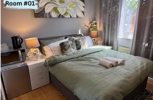 Acocks Green House | The Inn Premium Room For Family & Solo in Birmingham