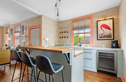Cannonborough Elliotborough House | The Inns | HUGE 10 Bedroom with Speakeasy Bar