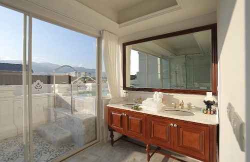 Old City Hotel | The Inside House