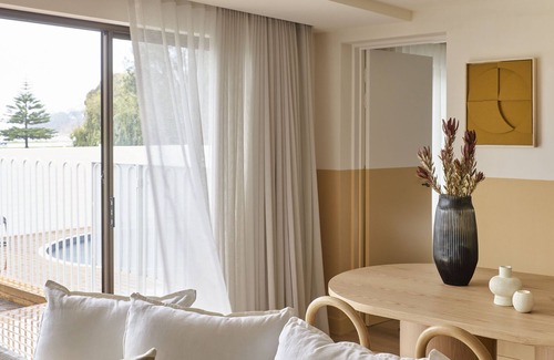 Batehaven Hotel | The Isla