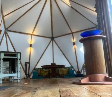 Black Torrington Apartment | The Island of Xanadu