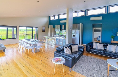 Ventnor House | The Islander - sleeps 20
