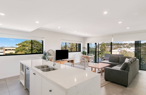 Tweed Heads Apartment | The Ivory 20 - Modern & Pet Friendly in Tweed Heads - Min. 3 night stays!