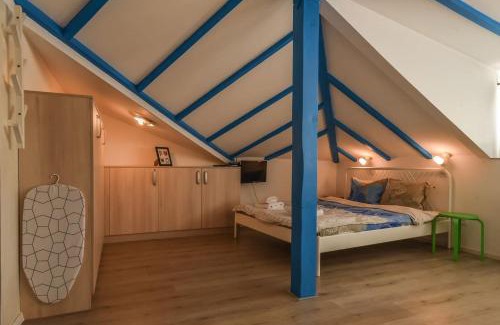 Lozenets Apartment | The Ivy House - A Cozy Attic near the City Center by Flat Mаnager