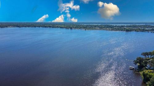 Spring Grove House | The Jackson Cottage on Grass Lake Waterfront 2 1 Nautical Cottage with Hot Tub Firepit & Year-Round Fun