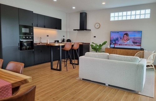 Chalong House | The Jakuzzi House