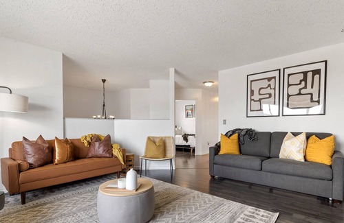 Drumheller House | The Jurassic | No Service Fees | Backyard & Patio