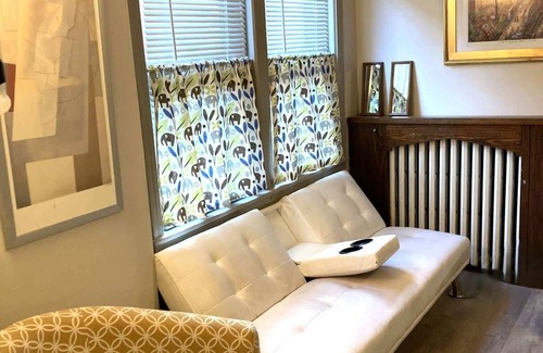 Duquesne Apartment | The Kennywood Suite - The Red Racer Car