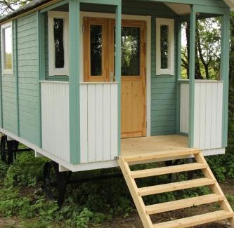 Stowmarket Other | The Kestrel Shepherd Hut, Whitehouse Farm