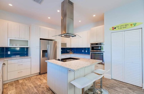 Key Largo House | The Key Largo Oasis - nBeautiful Waterfront Home with 60' Dock & Pool