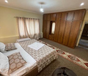 Srinagar Hotel | The Khayabaan - Luxurious Home Stay Away From Home