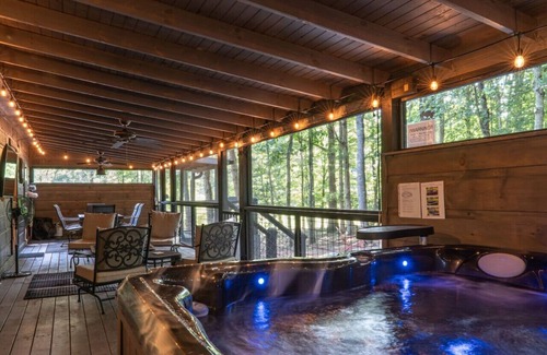 Blairsville Cabin | The Kickstand @ Copperhead Lodge with Hot Tub