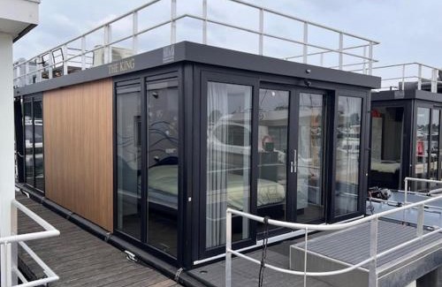 Kerkdriel Boat Rental | the King