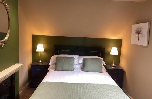 Hursley Bed & Breakfast | The King's Head