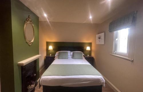 Hursley Bed & Breakfast | The King's Head
