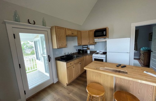 Vinalhaven House | The Kittredge Cottage at East Boston Quarry