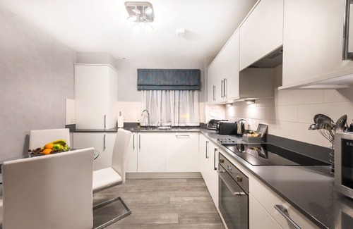 Tollcross Apartment | The Knight Residence Apartments by Mansley