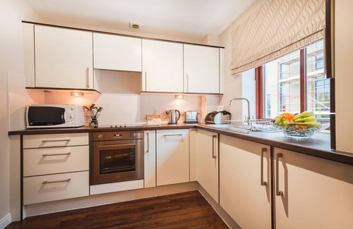 Tollcross Apartment | The Knight Residence Apartments by Mansley