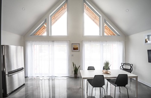 Murdochville House | The Kobber Hüs - Elegance in the heart of town