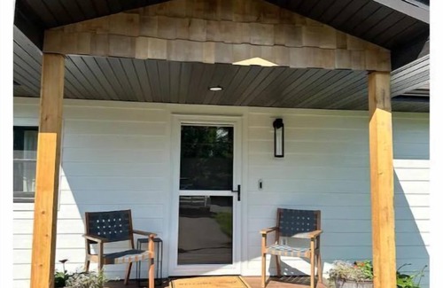 Longville House | The Ladyslipper