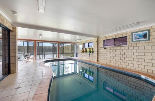 Kings Point House | The Lake House - lakeside retreat w. pool & views