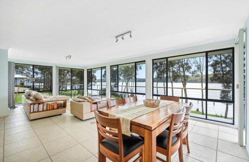 Kings Point House | The Lake House - lakeside retreat w. pool & views
