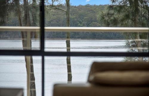 Kings Point House | The Lake House - lakeside retreat w. pool & views