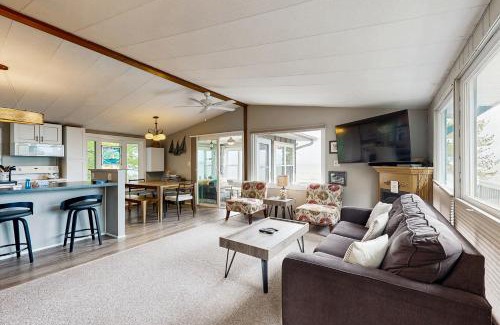 Malletts Bay House | The Lake House