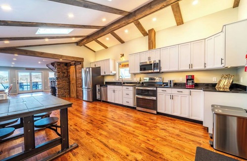 Montville House | The Lake House