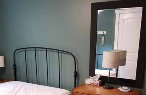 French River Cottage | The Lake House - Yoga Studio, swimming, boating, hiking and more!