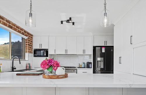 South Bowenfels House | The Lakehaus@Lyell: Amazing views of Lake Lyell