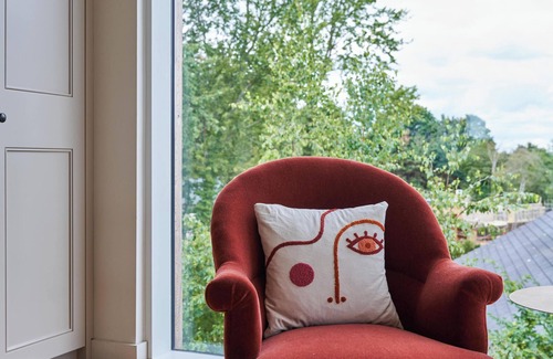 Lechlade Apartment | The Lakes By YOO