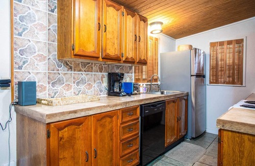 Lakehills House | The Lakeside Escape.