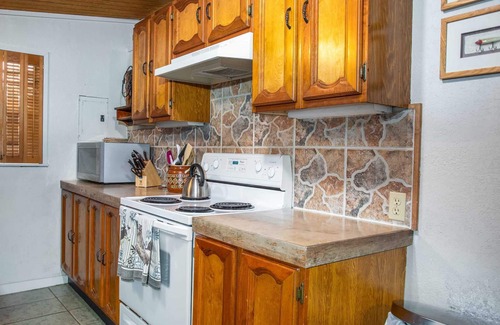 Lakehills House | The Lakeside Escape.