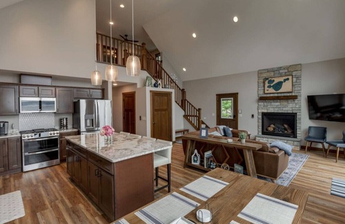 Merrifield House | The Lakeside On North Long