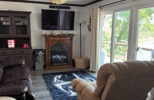 Clarkson House | The Lakeview Cabin