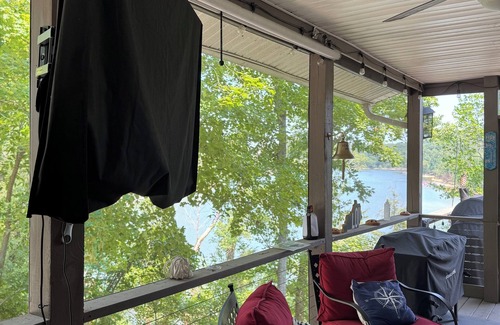 Clarkson House | The Lakeview Cabin