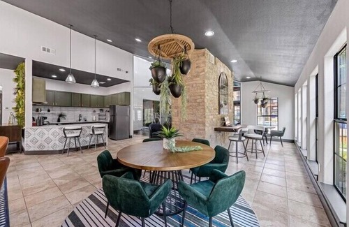 North Arlington Apartment | The Landry 184 | Spacious and Cozy 1 Bedroom 1bth