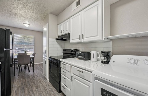 North Arlington Apartment | The Landry 184 | Spacious and Cozy 1 Bedroom 1bth
