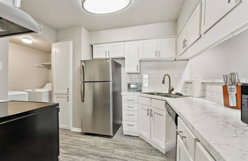 North Arlington Apartment | The Landry 368 | Spacious and Cozy 2 Bedroom 2bth