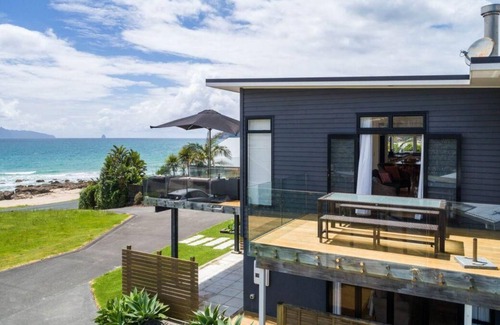 Langs Beach House | The Langs - Large, modern, sunny holiday with stunning views a stone's throw from Langs beach